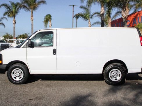Used 2016 Chevrolet Express 2500 RWD image 5