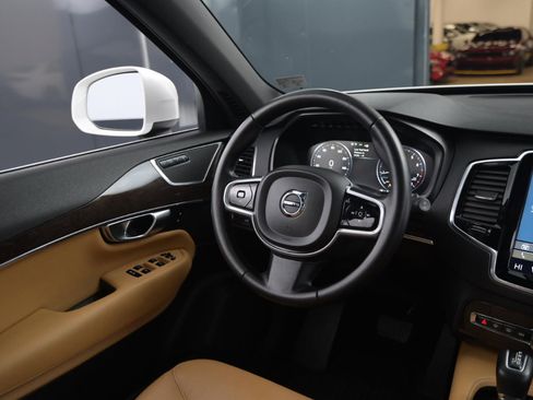 Used 2017 Volvo XC90 T5 Momentum w/ Momentum Plus Package image 24