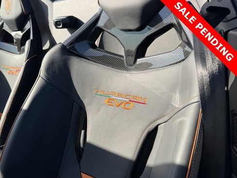 Used 2024 Lamborghini Huracan EVO image 20