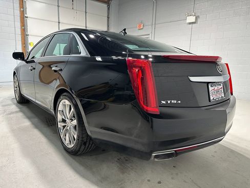 Used 2013 Cadillac XTS Premium image 21