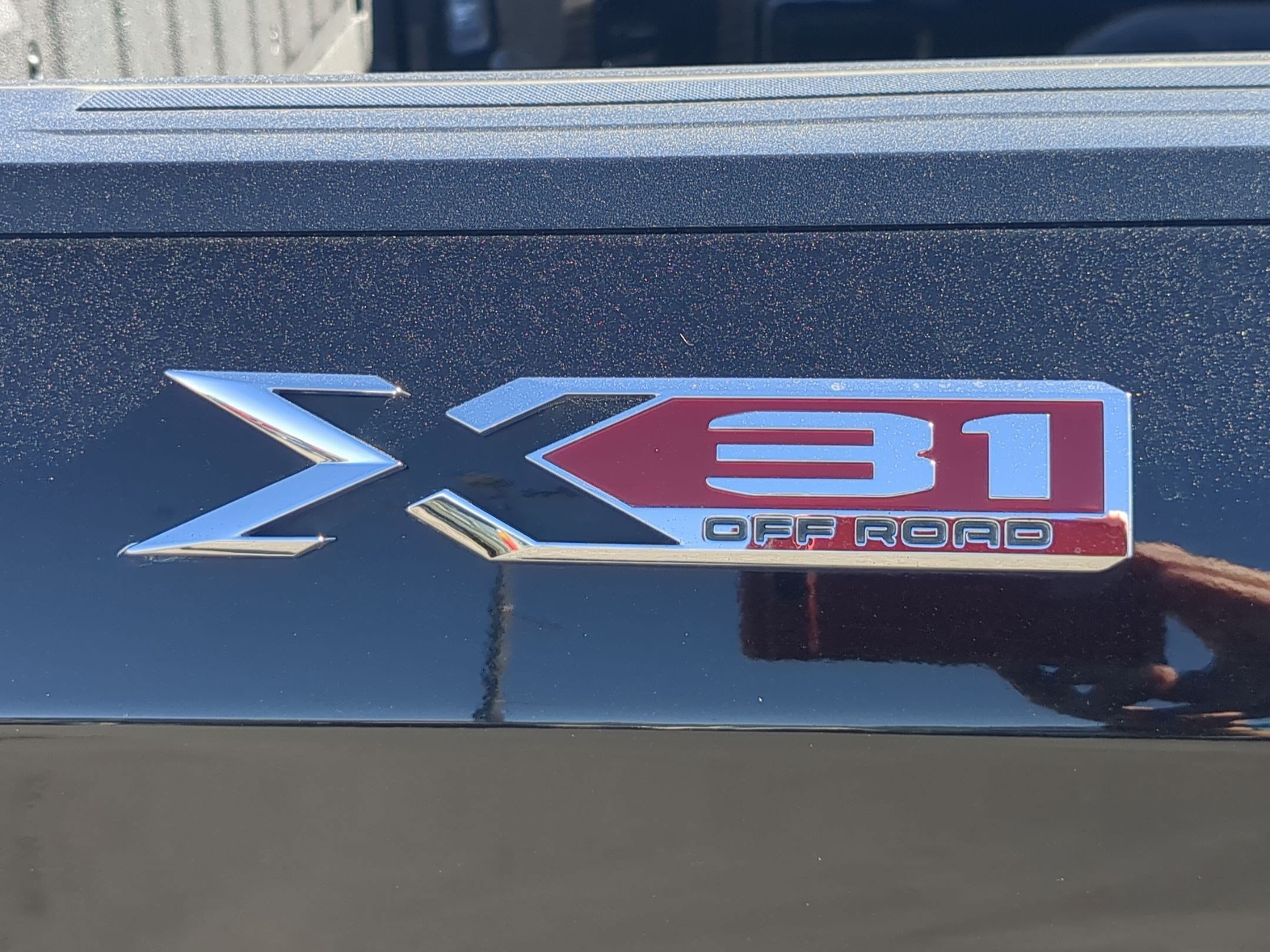 Used 2020 GMC Sierra 1500 SLT w/ Driver Alert Package I AWD/4WD image 13