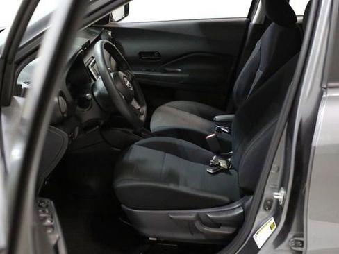 Certified 2025 Nissan Kicks Play S image 8