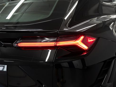 Used 2024 Lamborghini Urus S AWD/4WD image 18