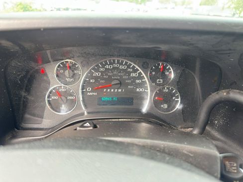 Used 2021 Chevrolet Express 2500 w/ Driver Convenience Package RWD image 28