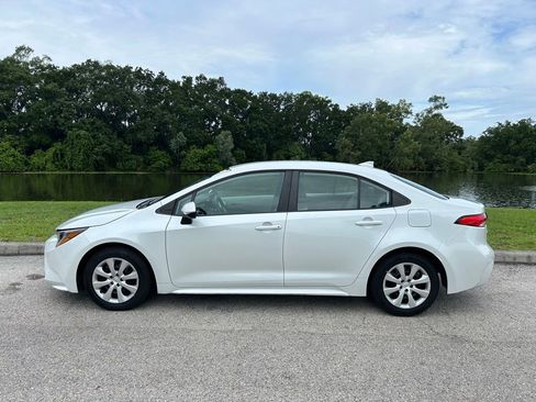 Used 2024 Toyota Corolla LE FWD image 3