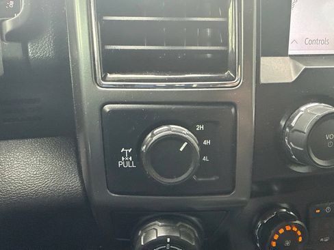 Used 2020 Ford F150 XLT w/ Equipment Group 302A Luxury AWD/4WD image 19