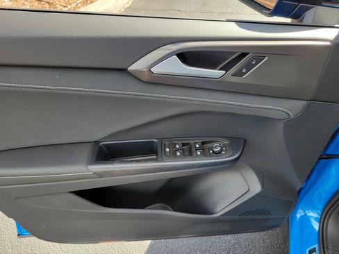 New 2026 Volkswagen Taos SE FWD image 20