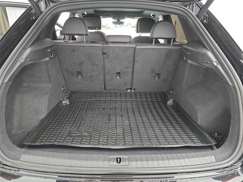 Used 2020 Audi Q3 2.0T Premium AWD/4WD image 12