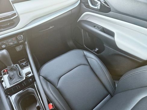 New 2026 Jeep Compass Limited image 13