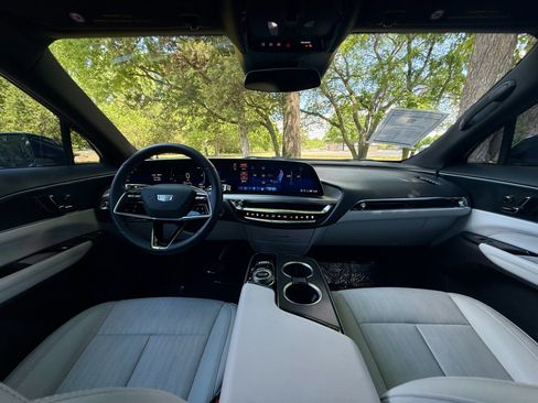 Used 2024 Cadillac Lyriq Sport RWD image 44
