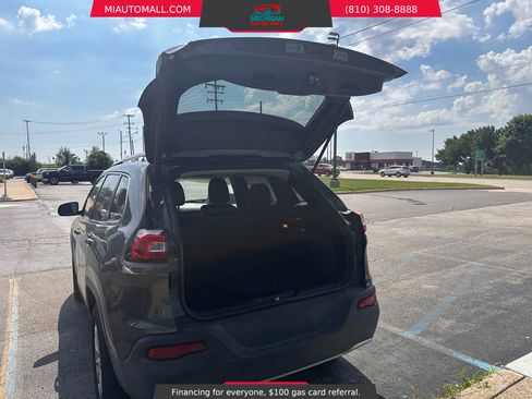 Used 2018 Jeep Cherokee Limited image 7