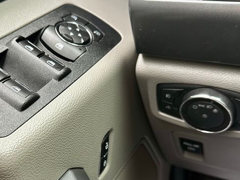 Used 2018 Ford F150 XLT AWD/4WD image 11