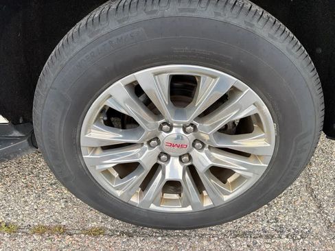 Used 2022 GMC Yukon XL Denali AWD/4WD image 9