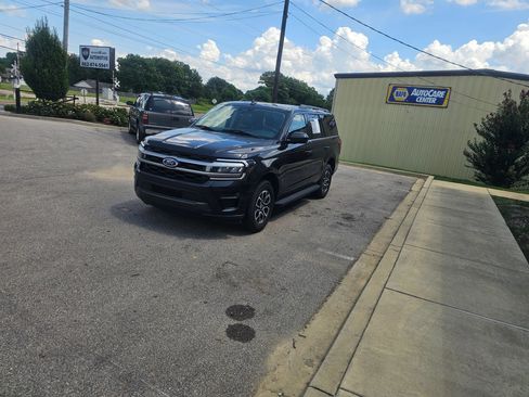 Used 2024 Ford Expedition XLT RWD image 5