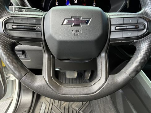 Used 2023 Chevrolet Colorado Trail Boss w/ Technology Package AWD/4WD image 26