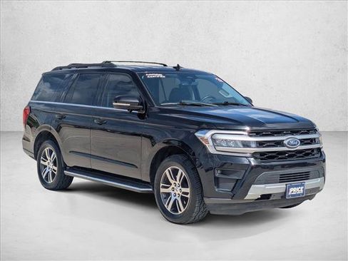 Used 2022 Ford Expedition XLT RWD image 3