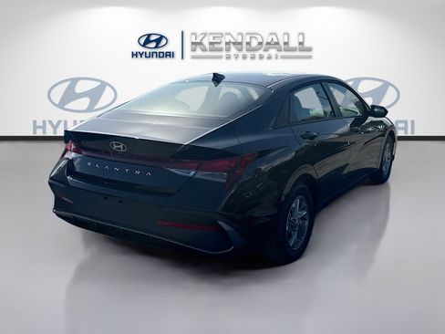New 2026 Hyundai Elantra SE FWD image 6