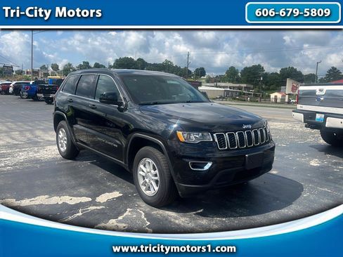 Used 2020 Jeep Grand Cherokee Laredo AWD/4WD image 1