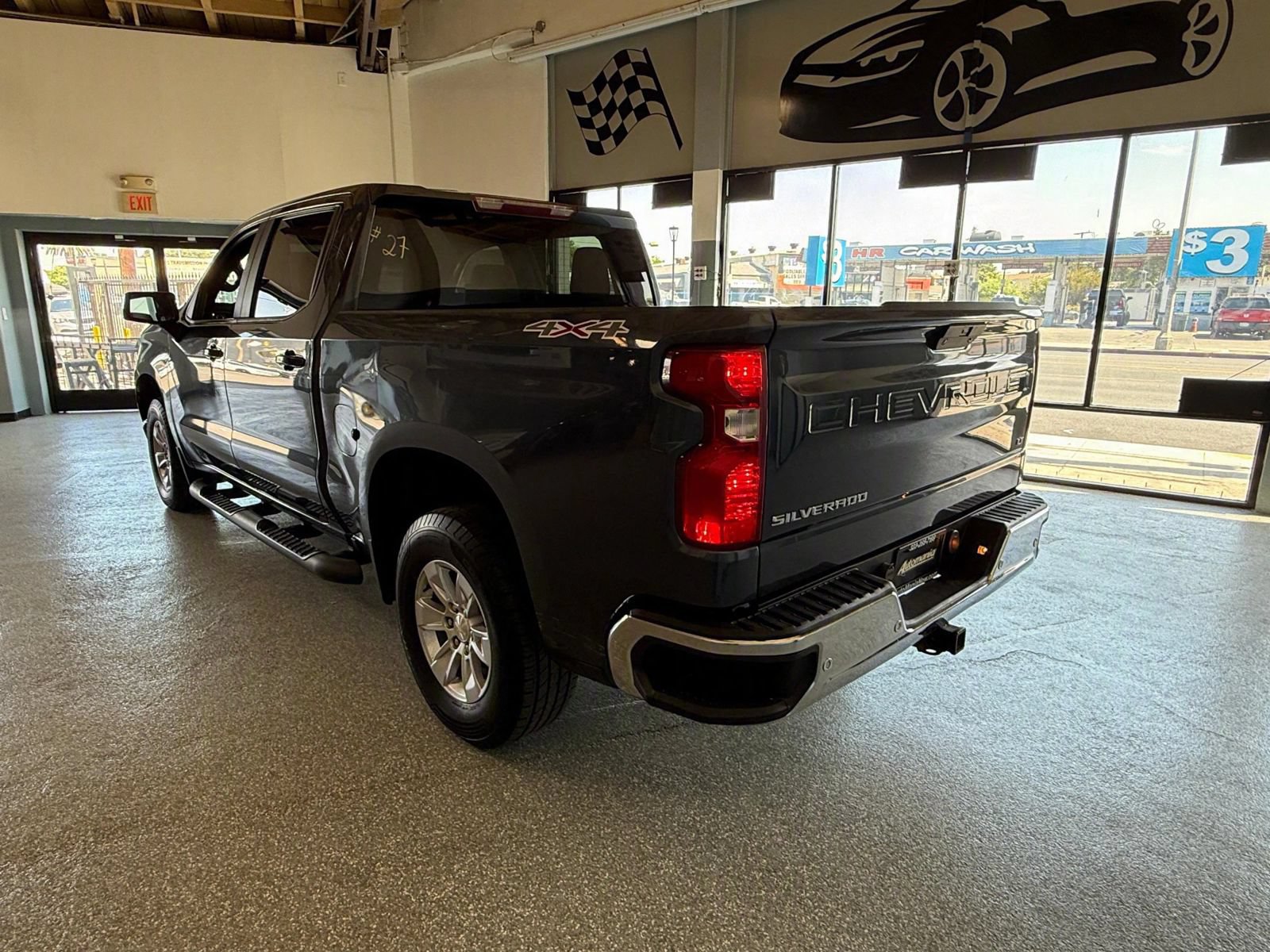 Used 2020 Chevrolet Silverado 1500 LT w/ All-Star Edition AWD/4WD image 5