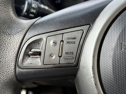 Used 2011 Kia Soul + image 16