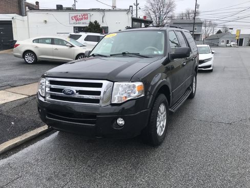 Used 2014 Ford Expedition XLT image 3