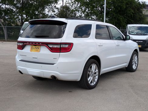 Used 2024 Dodge Durango GT image 3