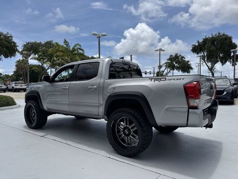 Used 2017 Toyota Tacoma TRD Sport w/ Tow Package RWD image 26