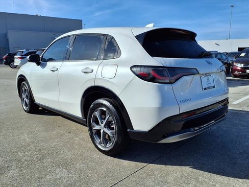 Certified 2024 Honda HR-V EX-L image 3