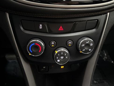 Used 2019 Chevrolet Trax LT FWD image 18