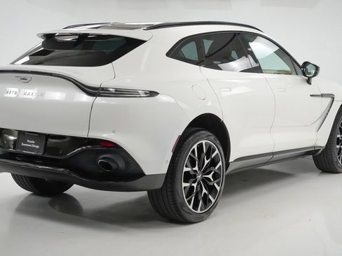 Used 2021 Aston Martin DBX image 10