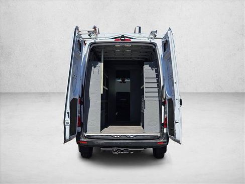 Used 2022 Mercedes-Benz Sprinter 2500 image 6