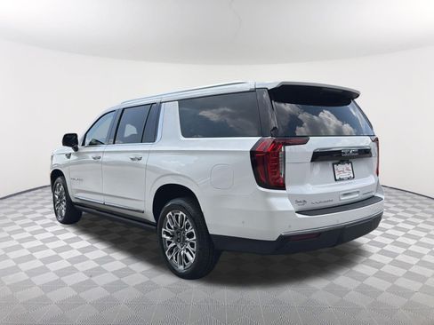 Used 2024 GMC Yukon XL Denali Ultimate AWD/4WD image 3