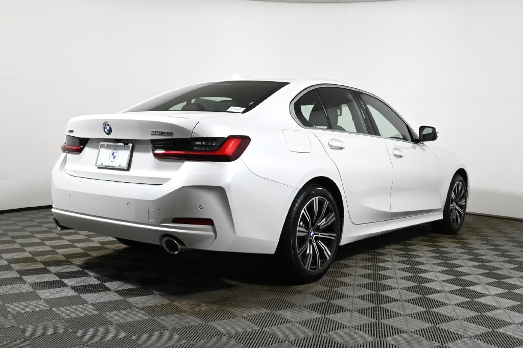 Used 2026 BMW 330i xDrive Sedan w/ Premium Package AWD/4WD image 7
