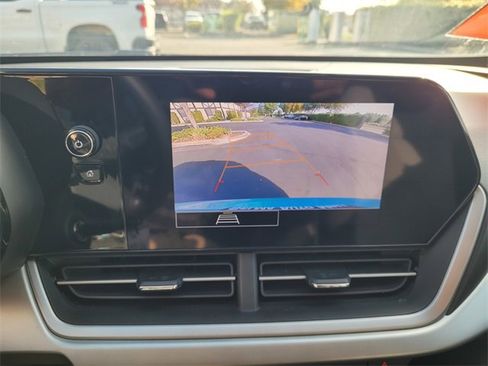 Used 2025 Chevrolet Trax LS image 15