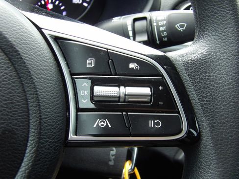 Used 2024 Kia Forte LXS w/ LXS Technology Package FWD image 15