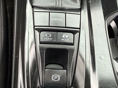 Used 2025 Toyota Camry LE image 21