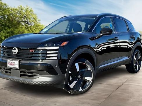 New 2026 Nissan Kicks SR FWD image 2