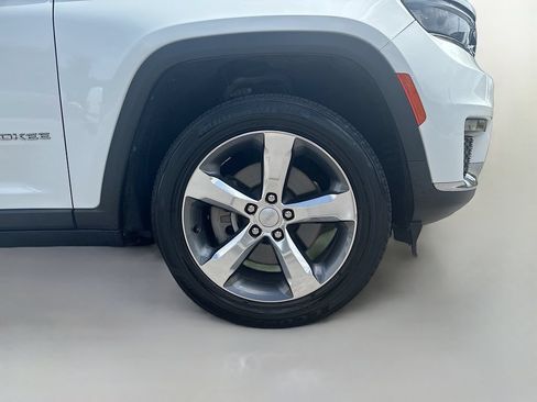 Used 2021 Jeep Grand Cherokee L Limited RWD image 11