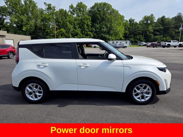 Used 2025 Kia Soul LX w/ LX Technology Package FWD image 10