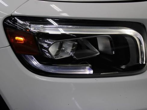 Used 2020 Mercedes-Benz GLB 250 4MATIC w/ Premium Package image 28