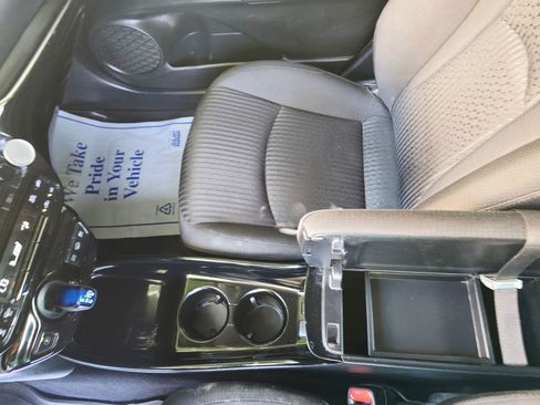 Used 2018 Toyota Prius Prime Premium image 18