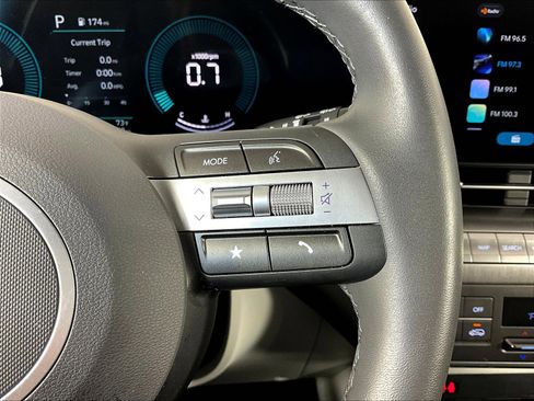 Used 2025 Hyundai Kona SEL AWD/4WD image 11