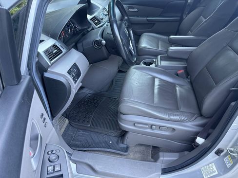 Used 2013 Honda Odyssey Touring image 3
