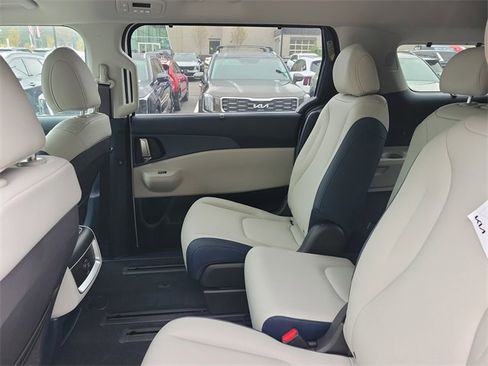 New 2026 Kia Carnival EX image 11