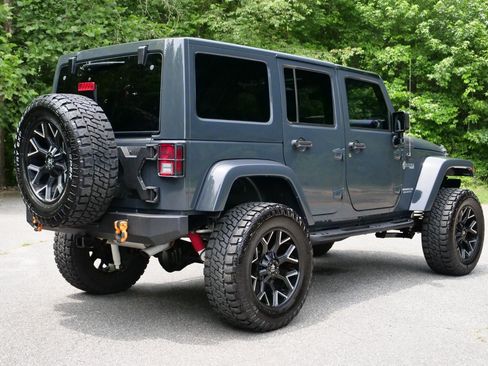 Used 2017 Jeep Wrangler Unlimited Sahara w/ Quick Order Package 23E Chief AWD/4WD image 18
