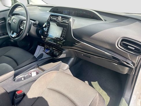 Used 2022 Toyota Prius LE FWD image 33