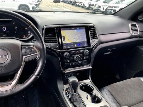 Used 2020 Jeep Grand Cherokee Altitude image 17
