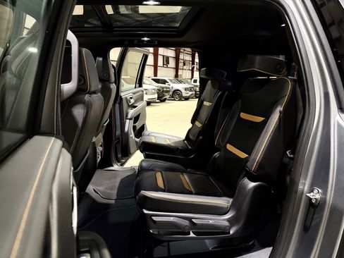 Used 2023 GMC Yukon XL AT4 w/ AT4 Premium Package image 18
