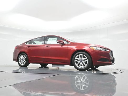 Used 2016 Ford Fusion SE FWD image 45