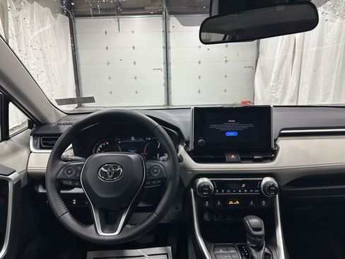 Used 2025 Toyota RAV4 XLE w/ Convenience Package image 18